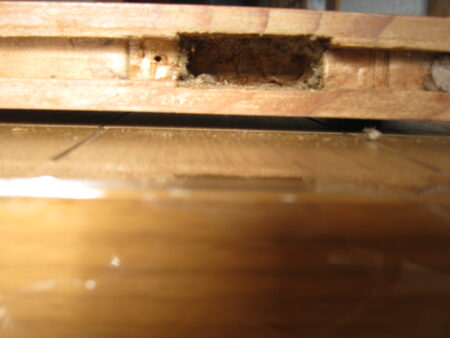 無事、戸車を取り外せました。